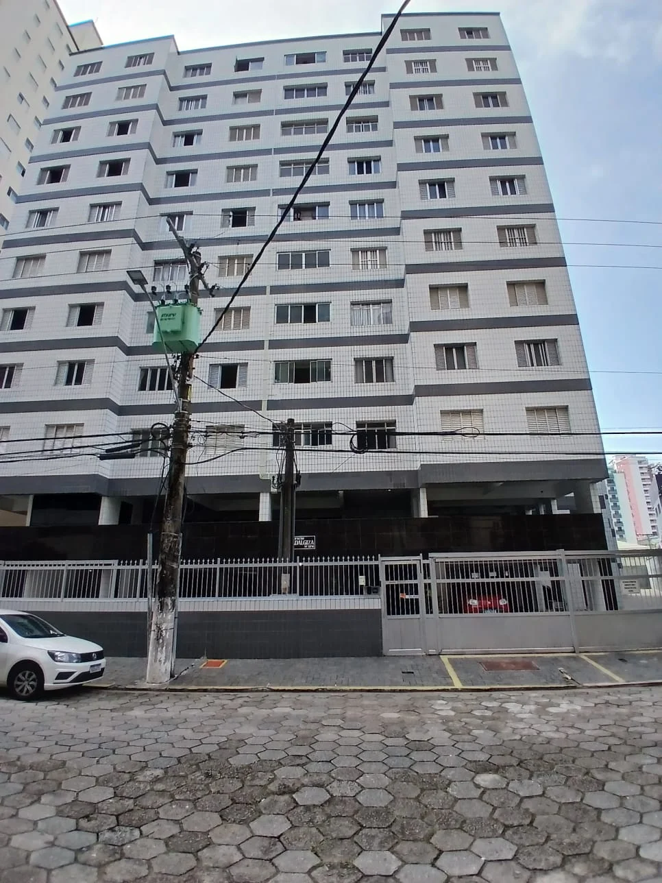 Apartamento com 1 dormitório próximo à praia no bairro Ocian