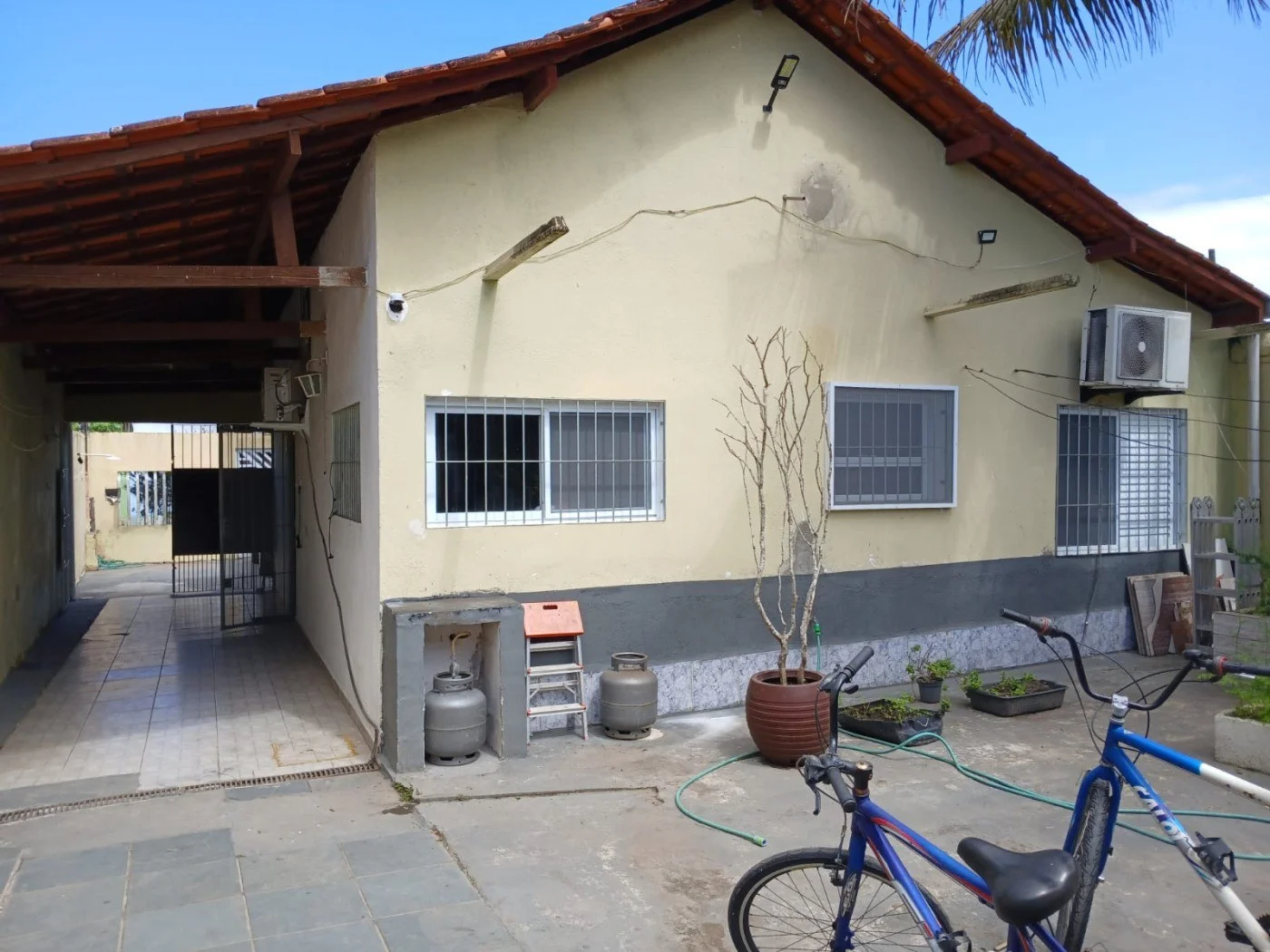 Casa com 2 dormitórios próximo à praia no bairro Nova Itanhaéerm