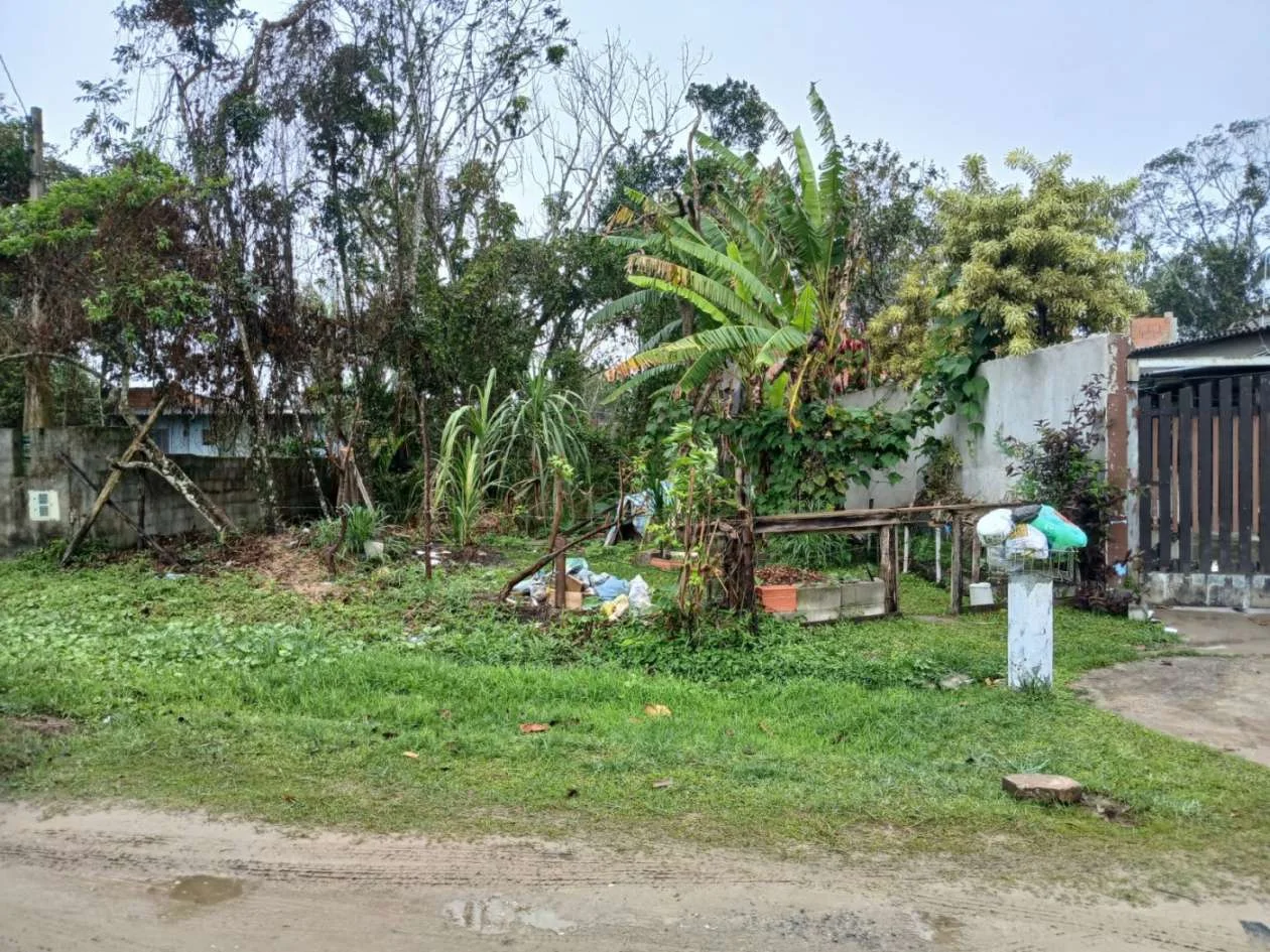 Terreno próximo à praia no bairro Jardim das Palmeiras