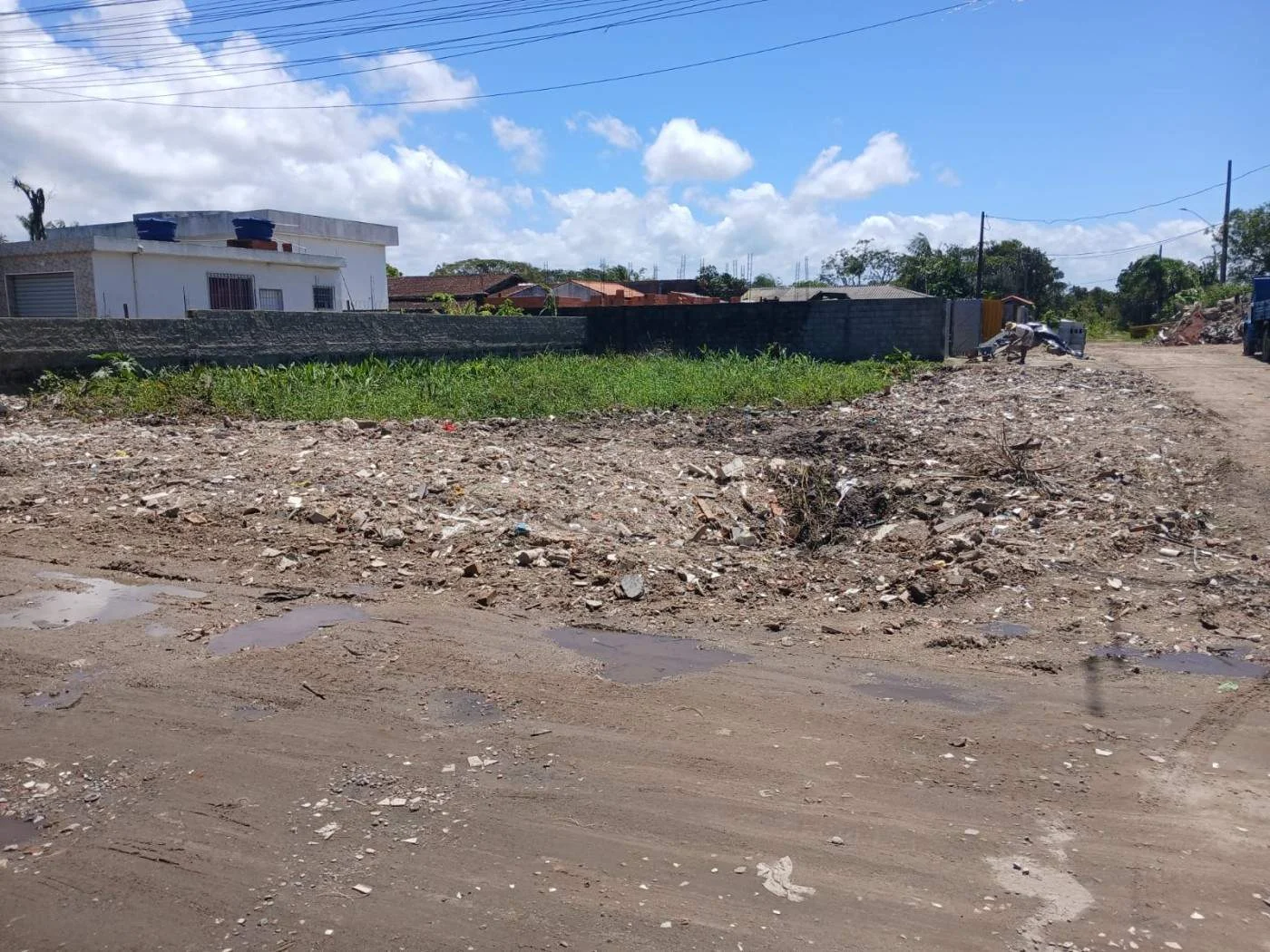 Terreno no bairro Luizarmar