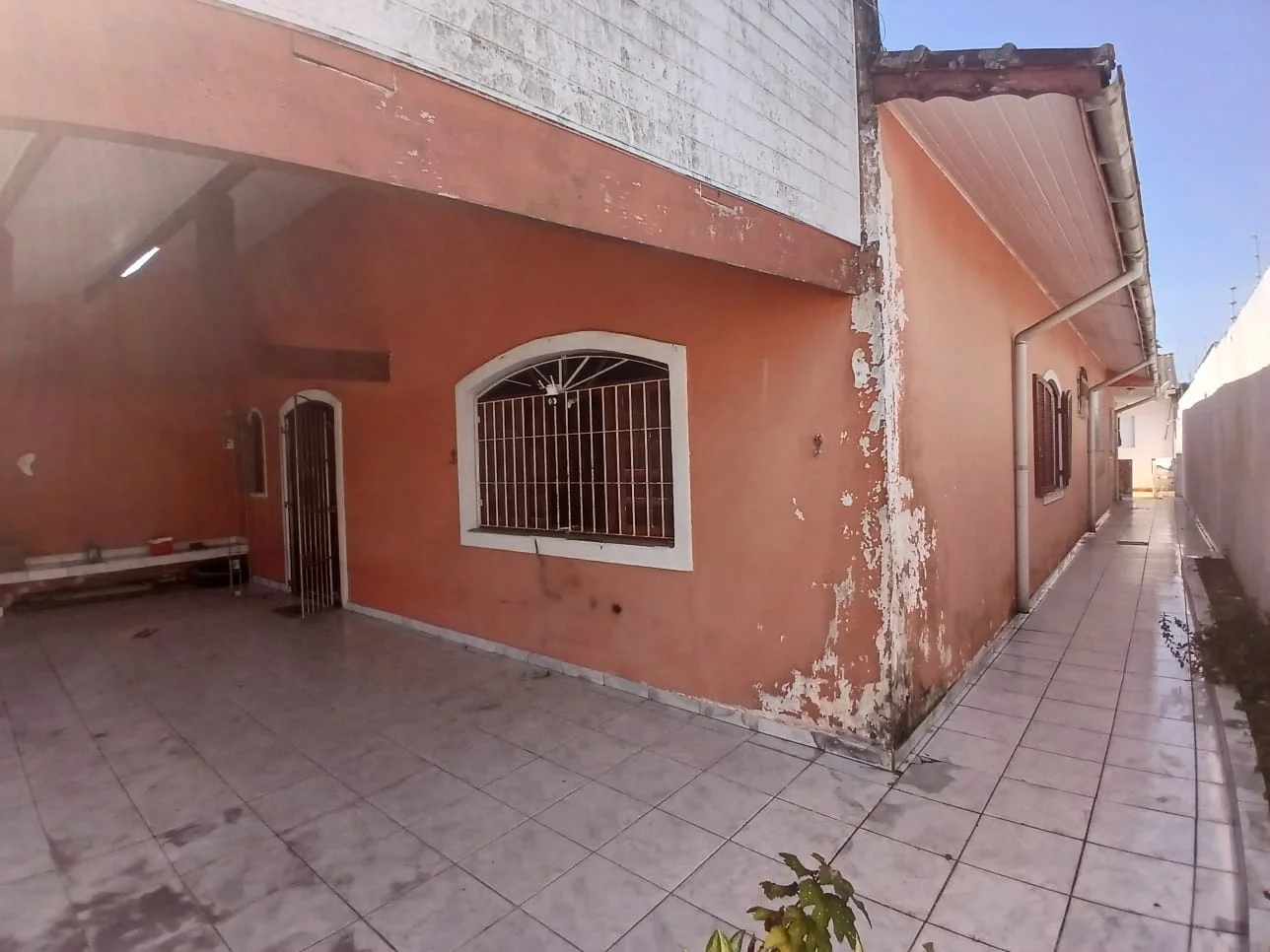 Lateral da casa principal