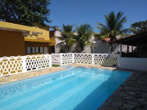 Pousada com 12 dormitórios próximo à praia no bairro Suarão