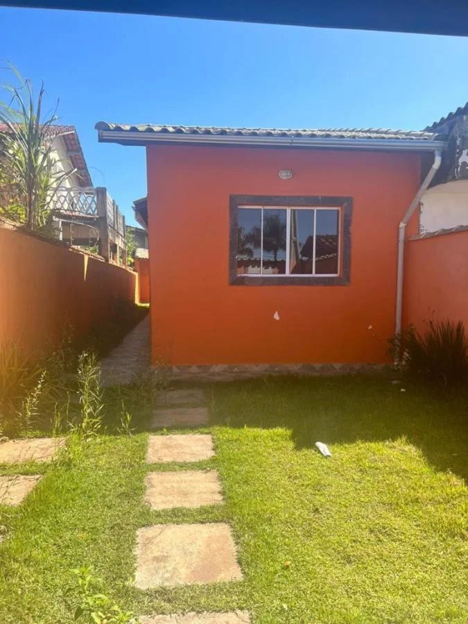 Casa com 2 dormitórios próximo à praia no bairro Balneário Tupy