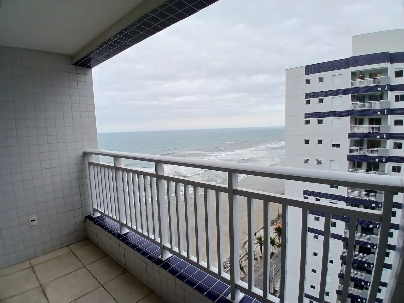 Apartamento com 2 dormitórios próximo à praia no bairro Vera Cruz