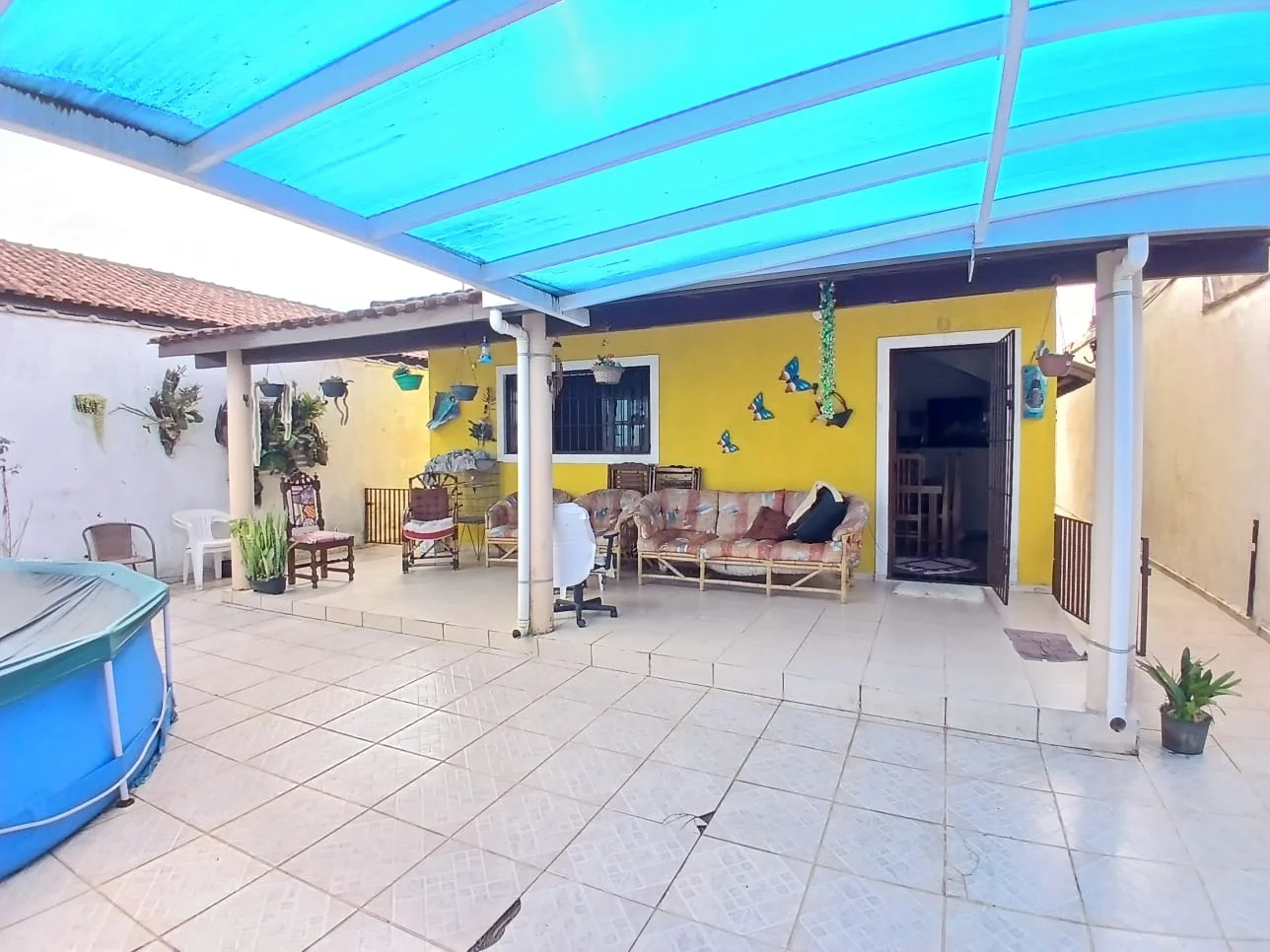Casa com 2 dormitórios próximo à praia no bairro Bopiranga