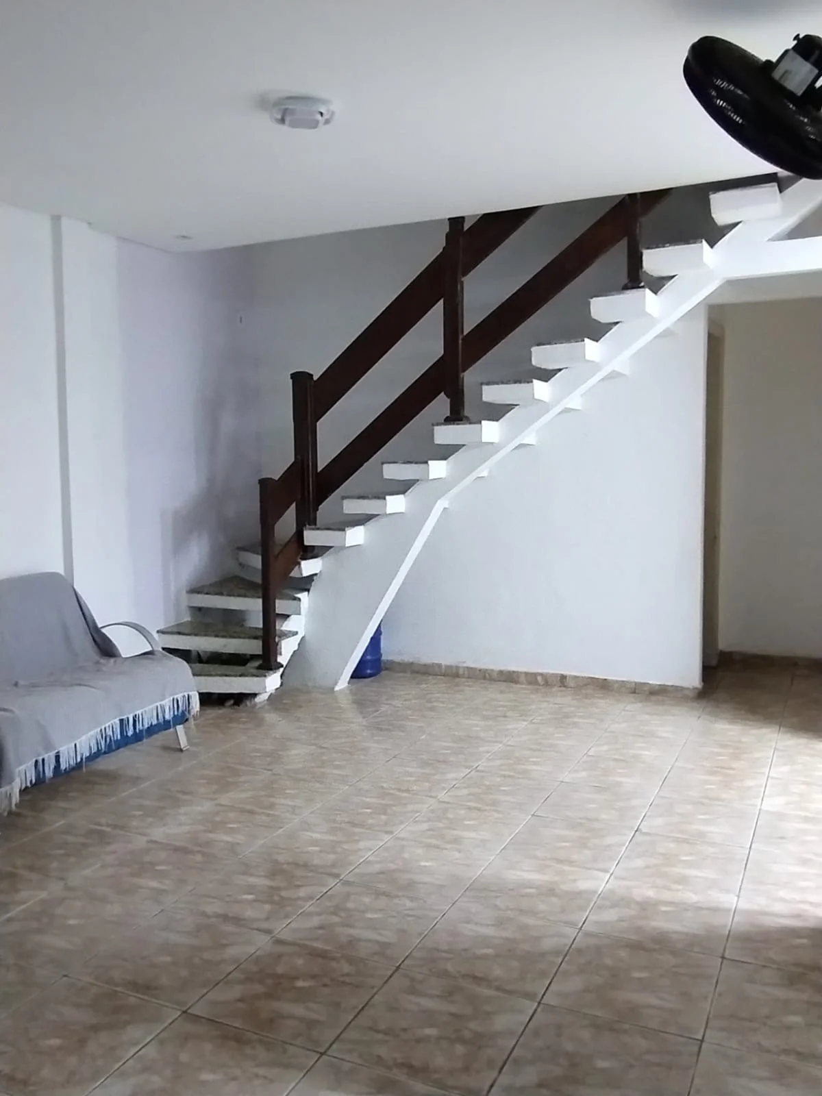 Casa com 6 dormitórios próximo à praia no bairro Guarda Civil